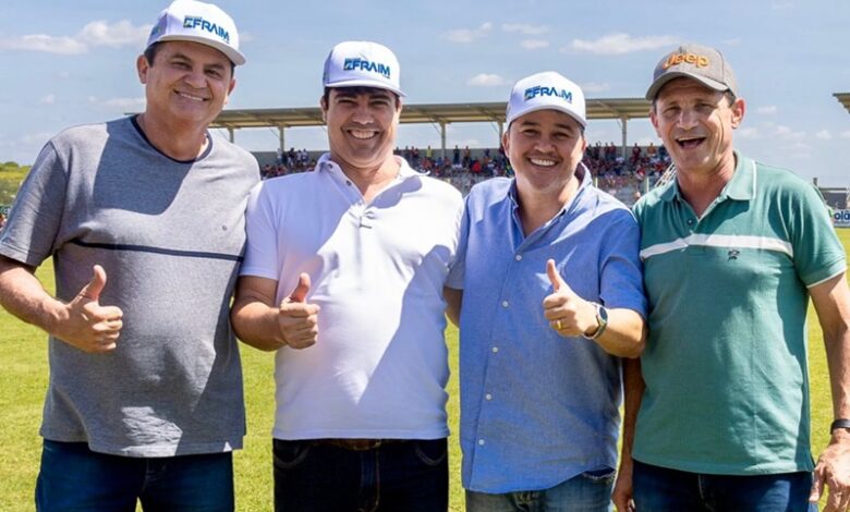 Efraim Filho recebe apoio do deputado Doda de Tião, prefeito Carlinhos de Queimadas e do candidato a estadual, João Paulo Segundo efraimedoda 780x470 - Efraim Filho recebe apoio do deputado Doda de Tião, prefeito Carlinhos de Queimadas e do candidato a estadual, João Paulo Segundo