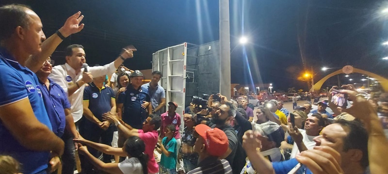 Com apoio do prefeito Espedito Filho, Airton Pires abre campanha com comício e carreata no município de Triunfo. triunfo2 - Com apoio do prefeito Espedito Filho, Airton Pires abre campanha com comício e carreata no município de Triunfo.