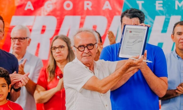 João Pessoa: Prefeito Cícero Lucena assina ordem de serviço para reestruturação da Escola Padre Leonel da Franca, no Geisel cicero 780x470 - João Pessoa: Prefeito Cícero Lucena assina ordem de serviço para reestruturação da Escola Padre Leonel da Franca, no Geisel