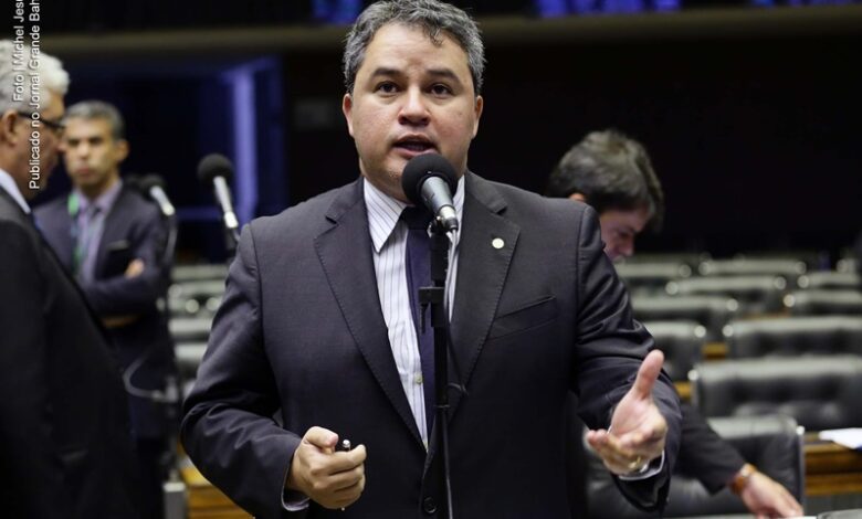 Efraim afirma que piso da enfermagem já foi garantido e diz que decisão de Barroso não foi justa efraimcamara 780x470 - Efraim afirma que piso da enfermagem já foi garantido e diz que decisão de Barroso não foi justa