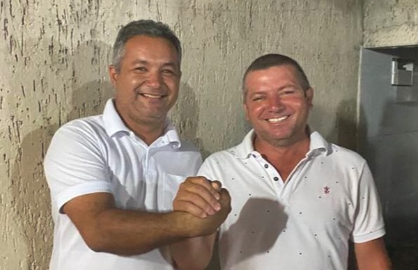 Debandada: Mais um vereador de oposição anuncia apoio ao prefeito Geroncio Junior em São Francisco; VEJA bodao1 - Debandada: Mais um vereador de oposição anuncia apoio ao prefeito Geroncio Junior em São Francisco; VEJA