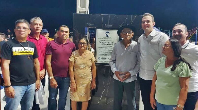 Triunfo: Prefeito Espedito Filho entrega praça e assegura mais ações para Comunidade do Jenipapeiro 1T 2 780x435 - Triunfo: Prefeito Espedito Filho entrega praça e assegura mais ações para Comunidade do Jenipapeiro