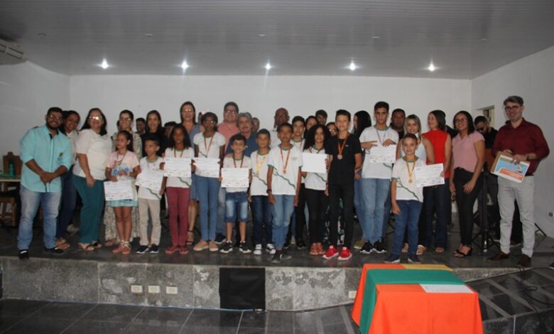 Alunos da Rede Municipal de Belo Jardim recebem medalhas da OBA 2022 1bj 780x470 - Alunos da Rede Municipal de Belo Jardim recebem medalhas da OBA 2022