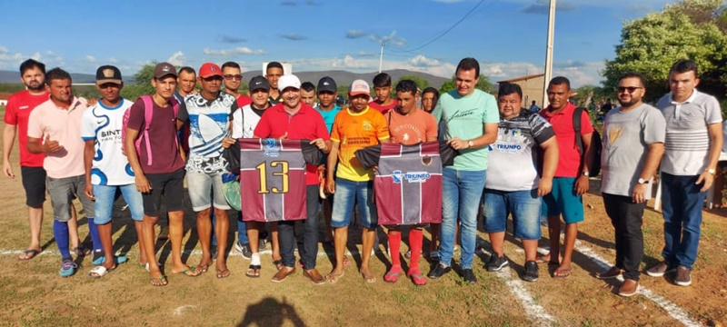 3T - Em Triunfo: Prefeito Espedito Filho participa da abertura do campeonato municipal de futebol e realiza entrega de uniformes as equipes.