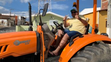 MV 390x220 - Prefeitura de Nazarezinho é contemplada com um trator para atender a agricultura do município