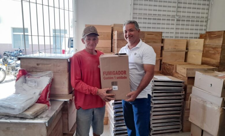 Prefeitura distribui kits e investe na cadeia produtiva da apicultura em São Francisco sf1 780x470 - Prefeitura distribui kits e investe na cadeia produtiva da apicultura em São Francisco