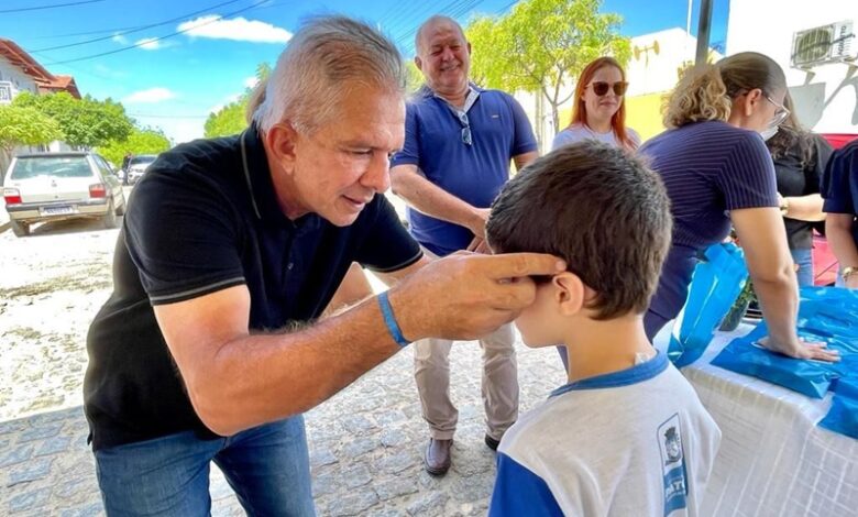 Saúde na Escola em Patos: Alunos da Escola Municipal Nelita Nóbrega recebem óculos do projeto Novos Olhares PATOS 1 780x470 - Saúde na Escola em Patos: Alunos da Escola Municipal Nelita Nóbrega recebem óculos do projeto Novos Olhares
