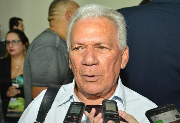 EM CAJAZEIRAS: Com orçamento da Saúde no vermelho, Zé Aldemir suspende atividades no CDI e na Casa de Apoio em João Pessoa ZEALDEMIR - EM CAJAZEIRAS: Com orçamento da Saúde no vermelho, Zé Aldemir suspende atividades no CDI e na Casa de Apoio em João Pessoa