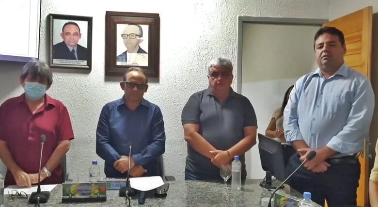 Em Vieirópolis: Câmara empossa nova mesa diretora para biênio 2023-2024, e Vando devolve quase R$ 190 mil ao prefeito Célio da Usina neto 780x427 - Em Vieirópolis: Câmara empossa nova mesa diretora para biênio 2023-2024, e Vando devolve quase R$ 190 mil ao prefeito Célio da Usina