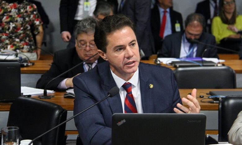 Comissão do Senado aprova projeto de Veneziano que cria a geração distribuída de energias renováveis nas Universidades vene 780x470 - Comissão do Senado aprova projeto de Veneziano que cria a geração distribuída de energias renováveis nas Universidades