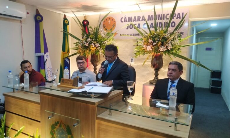 Com presença do Prefeito Rinaldo Cipriano, Vereador Geraldinho de Chiquita toma posse para o biênio 2023/2024 em Joca Claudino. GERALDINHO 1 780x470 - Com presença do Prefeito Rinaldo Cipriano, Vereador Geraldinho de Chiquita toma posse para o biênio 2023/2024 em Joca Claudino.