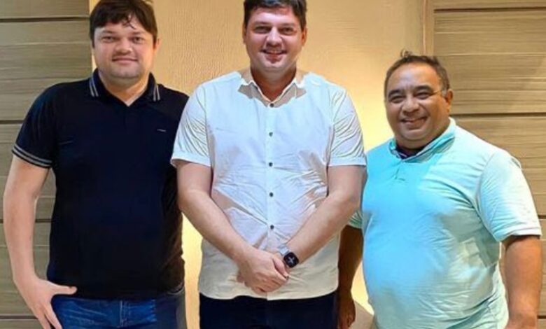 Taciano recebe prefeitos de Monte Horebe e Curral Velho, escuta demandas e confirma repasse de emendas MARCOS 1 780x470 - Taciano recebe prefeitos de Monte Horebe e Curral Velho, escuta demandas e confirma repasse de emendas