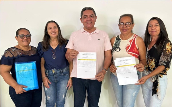 Em Joca Claudino: Prefeito Rinaldo Cipriano anuncia aumento de 15% no piso salarial dos Professores; VEJA joca - Em Joca Claudino: Prefeito Rinaldo Cipriano anuncia aumento de 15% no piso salarial dos Professores; VEJA