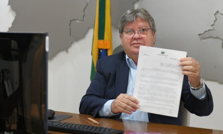 João Azevêdo anuncia professores Antônio Roberto e Cláudio Furtado como secretários de Educação e de Ciência e Tecnologia nomes 780x470 - João Azevêdo anuncia professores Antônio Roberto e Cláudio Furtado como secretários de Educação e de Ciência e Tecnologia