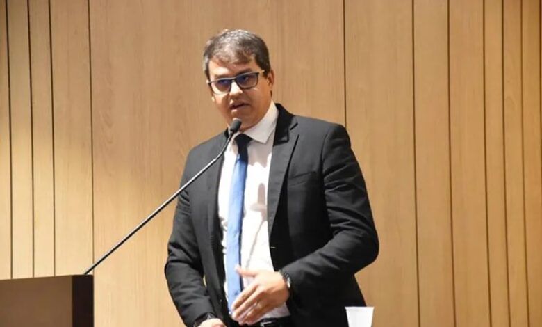 Vice-prefeito de Arcoverde anuncia que vai renunciar o cargo: 'Me sinto profundamente frustrado' vice 780x470 - Vice-prefeito de Arcoverde anuncia que vai renunciar o cargo: 'Me sinto profundamente frustrado'