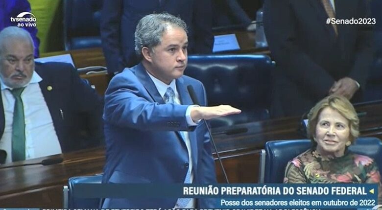 Efraim Filho toma posse em Brasília e será o novo líder do União Brasil no Senado efraim 780x429 - Efraim Filho toma posse em Brasília e será o novo líder do União Brasil no Senado