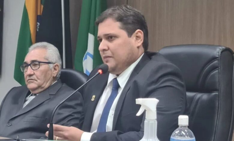 Em Sousa: Presidente da Câmara protocola requerimento solicitando do prefeito envio de PL sobre reajuste salarial dos servidores novinho 780x470 - Em Sousa: Presidente da Câmara protocola requerimento solicitando do prefeito envio de PL sobre reajuste salarial dos servidores