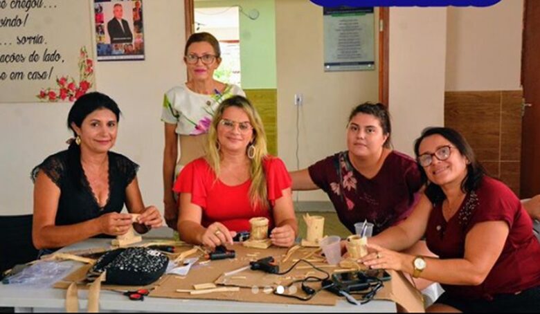 Prefeitura de São Francisco realiza Curso de Artesanato Natural com Troncos de Bananeiras. 1sf 780x454 - Prefeitura de São Francisco realiza Curso de Artesanato Natural com Troncos de Bananeiras.
