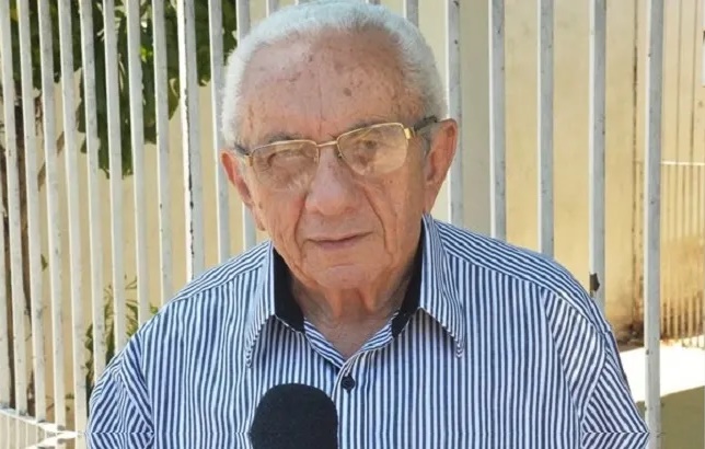 Prefeito de Belo Jardim lamenta a morte do ex-prefeito de Sousa Dr. Cozinho Gadelha. COZINHO 1 - Prefeito de Belo Jardim lamenta a morte do ex-prefeito de Sousa Dr. Cozinho Gadelha.