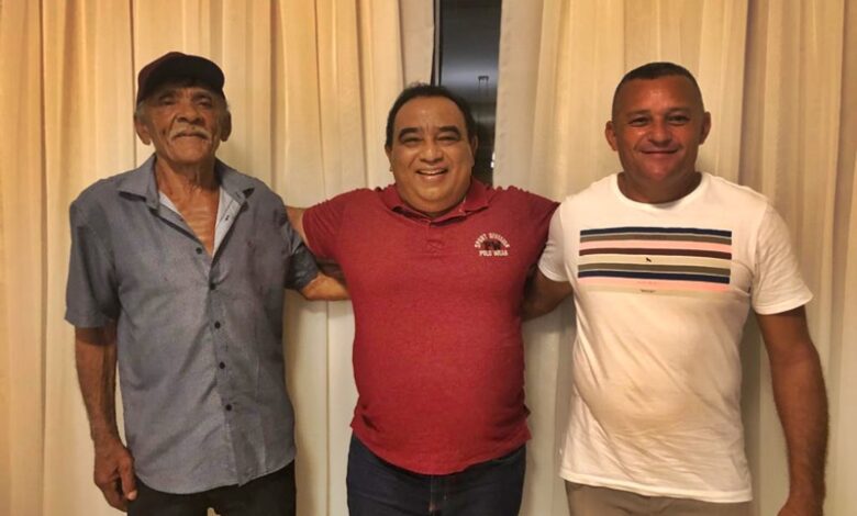 Único vereador de oposição rompe e adere ao grupo do prefeito Marcos Eron em Monte Horebe MARCOS 1 780x470 - Único vereador de oposição rompe e adere ao grupo do prefeito Marcos Eron em Monte Horebe