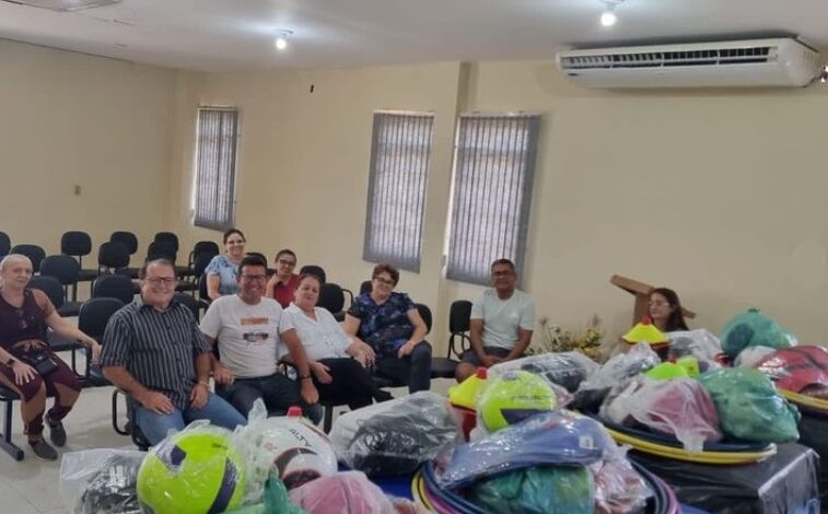 Em Bonito de Santa Fé: Escolas do município recebem kit de educação física bonito 757x470 - Em Bonito de Santa Fé: Escolas do município recebem kit de educação física