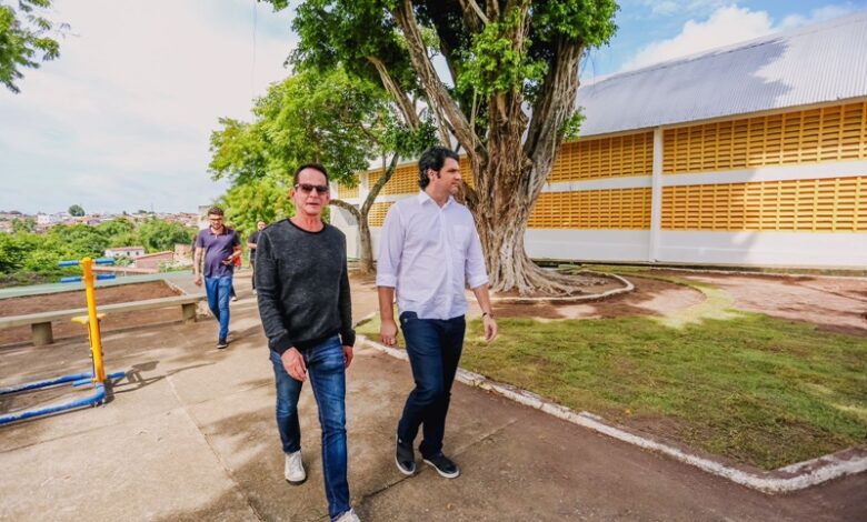 Em João Pessoa: Vice-prefeito visita obras de praça e ginásio no bairro Tambiá leo1 780x470 - Em João Pessoa: Vice-prefeito visita obras de praça e ginásio no bairro Tambiá