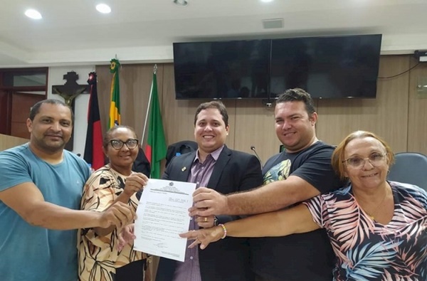juninas - Câmara Municipal aprova Projeto de autoria de Novinho de Carlão que autoriza o executivo a destinar ajuda financeira as quadrilhas juninas de Sousa.