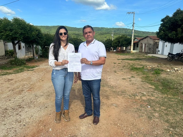 Em Joca Claudino: Prefeito Rinaldo Cipriano assina ordem de serviço para pavimentação do Conjunto Nova Liberdade. rinaldojoca - Em Joca Claudino: Prefeito Rinaldo Cipriano assina ordem de serviço para pavimentação do Conjunto Nova Liberdade.