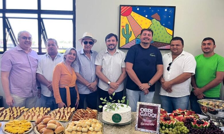 MV1 780x470 - Em Nazarezinho : Prefeito Marcelo Vale ganha comemoração surpresa de aniversário