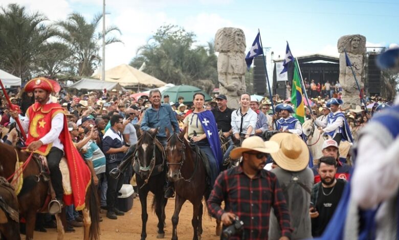 No Sertão, Governadora Raquel Lyra participa da Cavalgada à Pedra do Reino RL 780x470 - No Sertão, Governadora Raquel Lyra participa da Cavalgada à Pedra do Reino