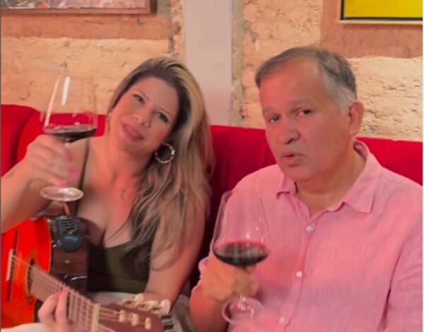 Noda de Caju apresenta paraibana Sarah Lorena como a nova vocalista SARAH 600x470 - Noda de Caju apresenta paraibana Sarah Lorena como a nova vocalista