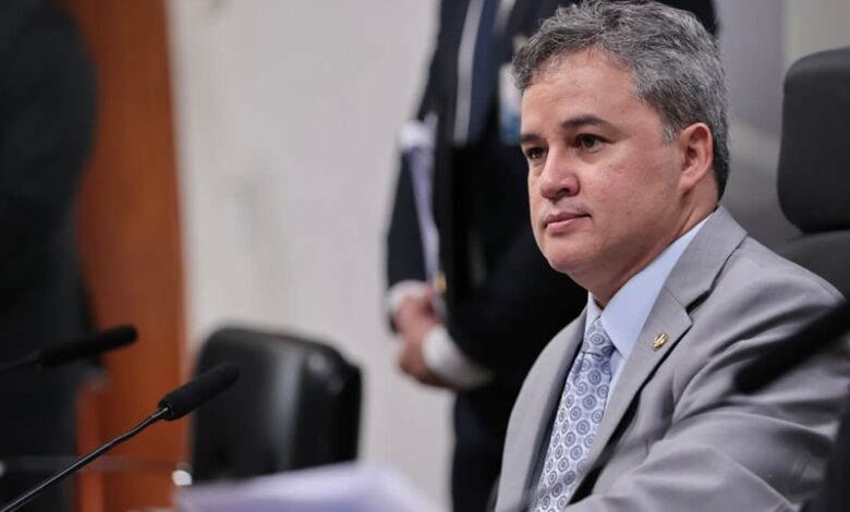 efraim 2 780x470 - Senador Efraim Filho comemora envio de novos recursos para os municípios paraibanos “É um compromisso nosso levar mais recursos para os municípios ”, diz Efraim