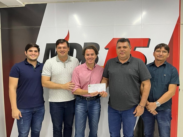 Prefeito Nerival Inácio, de Santana de Mangueira, também assina ficha de filiação ao MDB veneziano - Prefeito Nerival Inácio, de Santana de Mangueira, também assina ficha de filiação ao MDB