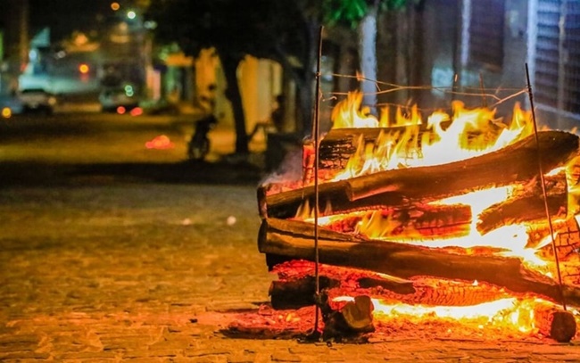 fogueira1 1 - Fogueiras seguem proibidas em áreas urbanas da Paraíba e descumprimento da norma gera multa de mais de R$ 600