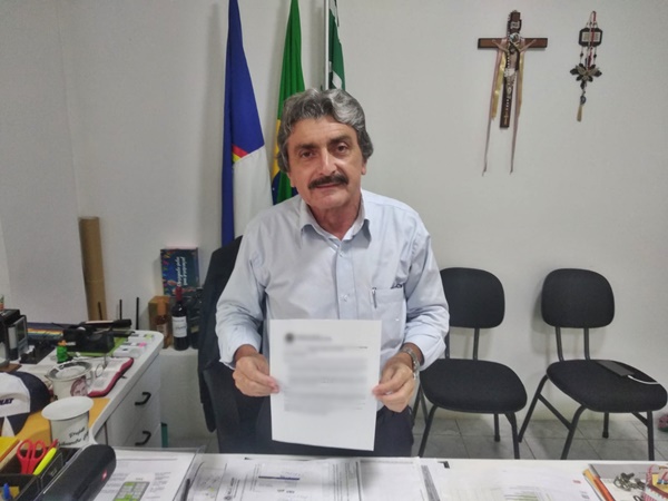 NAS CONTAS : Prefeito Gilvandro Estrela antecipa pagamento dos servidores efetivos e injeta mais de R$ 3 milhões na economia de Belo Jardim gilvandro - NAS CONTAS : Prefeito Gilvandro Estrela antecipa pagamento dos servidores efetivos e injeta mais de R$ 3 milhões na economia de Belo Jardim