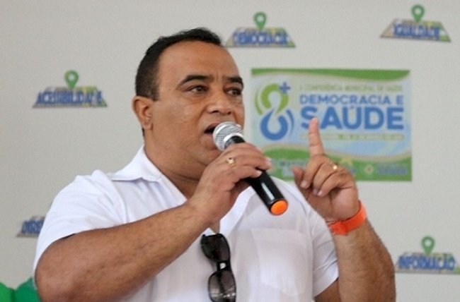 Prefeito de Monte Horebe anuncia pagamento dos servidores com 19 dias de antecipação MARCOS - Prefeito de Monte Horebe anuncia pagamento dos servidores com 19 dias de antecipação