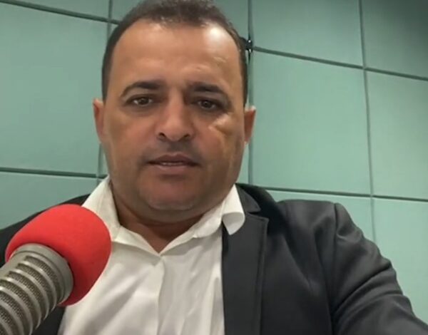 "CABIA NUM FUSCA": Ligado a Zé Aldemir, radialista da Difusora de Cajazeiras detona plenária do Orçamento Democrático em São José de Piranhas; VEJA. SILVANO 600x470 - "CABIA NUM FUSCA": Ligado a Zé Aldemir, radialista da Difusora de Cajazeiras detona plenária do Orçamento Democrático em São José de Piranhas; VEJA.