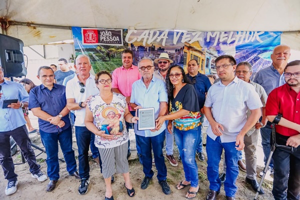 João Pessoa : Cícero Lucena autoriza pavimentação e urbanização de mais 12 ruas em Mangabeira cicero 1 - João Pessoa : Cícero Lucena autoriza pavimentação e urbanização de mais 12 ruas em Mangabeira