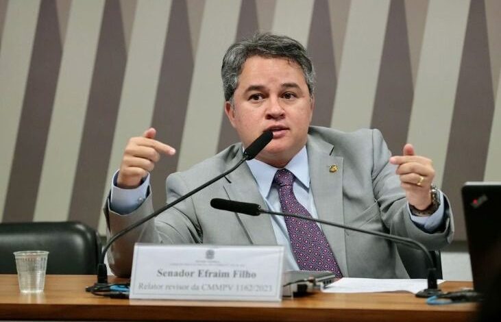 Em Brasília: Senador Efraim Filho diz que texto da reforma tributária amadureceu muito na reta final de plenário e cabe ao senado aperfeiçoar os temas em aberto efraim 731x470 - Em Brasília: Senador Efraim Filho diz que texto da reforma tributária amadureceu muito na reta final de plenário e cabe ao senado aperfeiçoar os temas em aberto