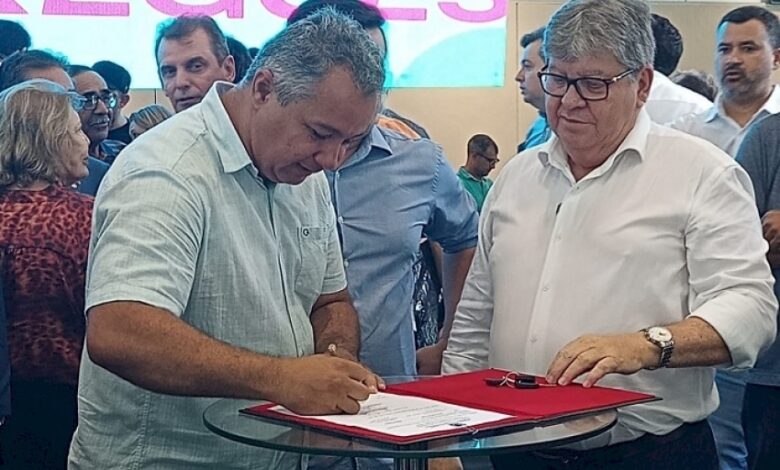 Prefeito de São Francisco agradece ao governador João Azevêdo pela entrega de mais um transporte escolar para o município jrsf 780x470 - Prefeito de São Francisco agradece ao governador João Azevêdo pela entrega de mais um transporte escolar para o município