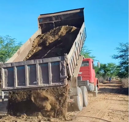 Prefeitura de Aparecida segue recuperando estradas vicinais na zona rural do município 1AP - Prefeitura de Aparecida segue recuperando estradas vicinais na zona rural do município
