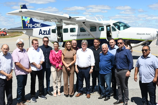 João Azevêdo promove o lançamento de voo inaugural de Cajazeiras e destaca importância da iniciativa para o Sertão paraibano cz - João Azevêdo promove o lançamento de voo inaugural de Cajazeiras e destaca importância da iniciativa para o Sertão paraibano