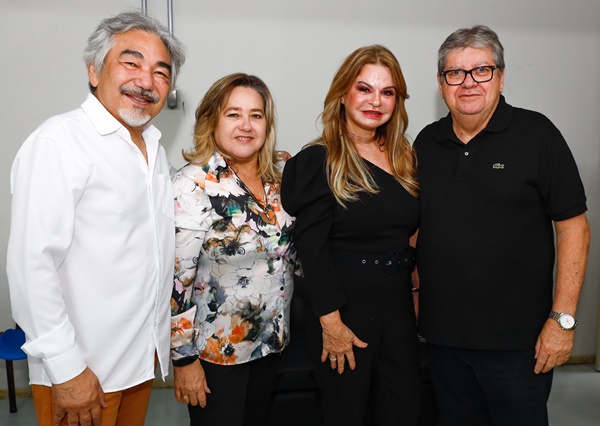 joao - João Azevêdo prestigia concerto da Orquestra Sinfônica da Paraíba com o cantor Santana em comemoração aos 438 anos de João Pessoa