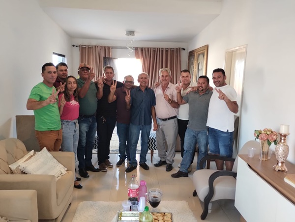 Vereadores da base do prefeito Célio da Usina indicam empresário para compor chapa de Thially Aristóteles como vice vereadores - Vereadores da base do prefeito Célio da Usina indicam empresário para compor chapa de Thially Aristóteles como vice