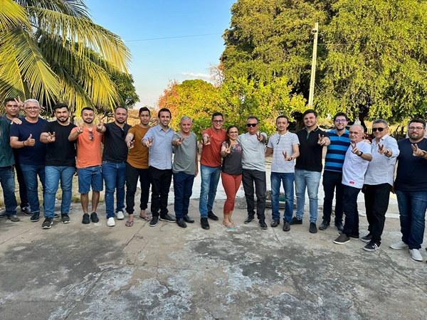 Em São Domingos: Grupo da Vereadora Cynara Nóbrega deixa oposição e anuncia apoio a prefeita Adeilza Soares 1sd - Em São Domingos: Grupo da Vereadora Cynara Nóbrega deixa oposição e anuncia apoio a prefeita Adeilza Soares