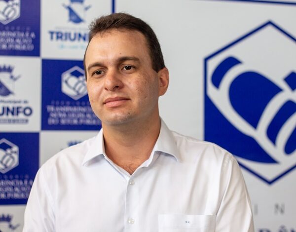 ESPEDITO 600x470 - CRISE: Prefeito de Triunfo anuncia demissão de todos os servidores contratados e comissionados após queda no FPM