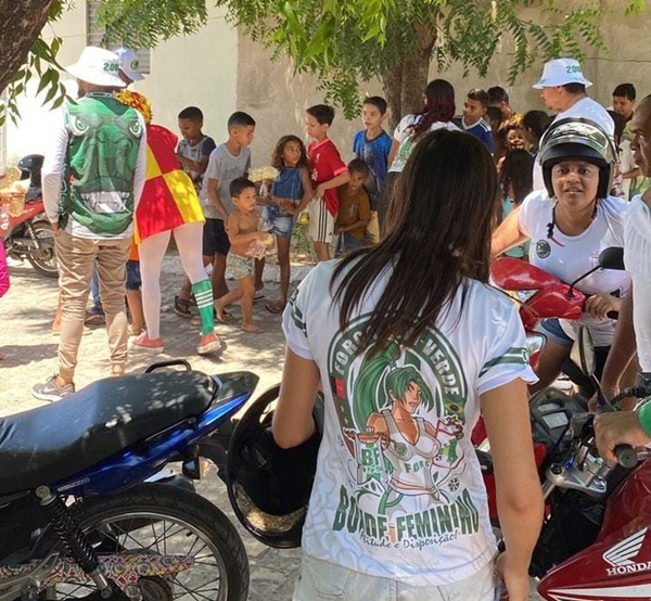 1tfa - Torcida Organizada do Sousa Esporte Clube promove ação social para crianças nos bairros da cidade.