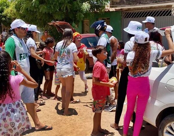 2tfa 600x470 - Torcida Organizada do Sousa Esporte Clube promove ação social para crianças nos bairros da cidade.