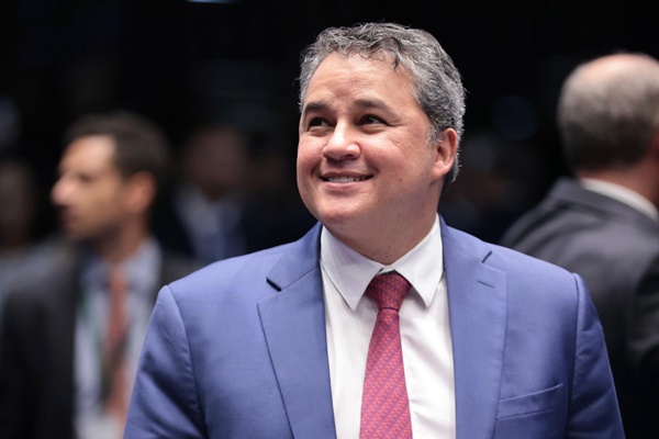 Desoneração da folha: “É a garantia de milhões de empregos”, celebra Efraim, autor do projeto efraim - Desoneração da folha: “É a garantia de milhões de empregos”, celebra Efraim, autor do projeto