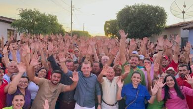 n1 390x220 - Em Nazarezinho: Prefeito Marcelo Vale ao lado do deputado Chico Mendes entrega obra de pavimentação, iluminação e Van para a população.